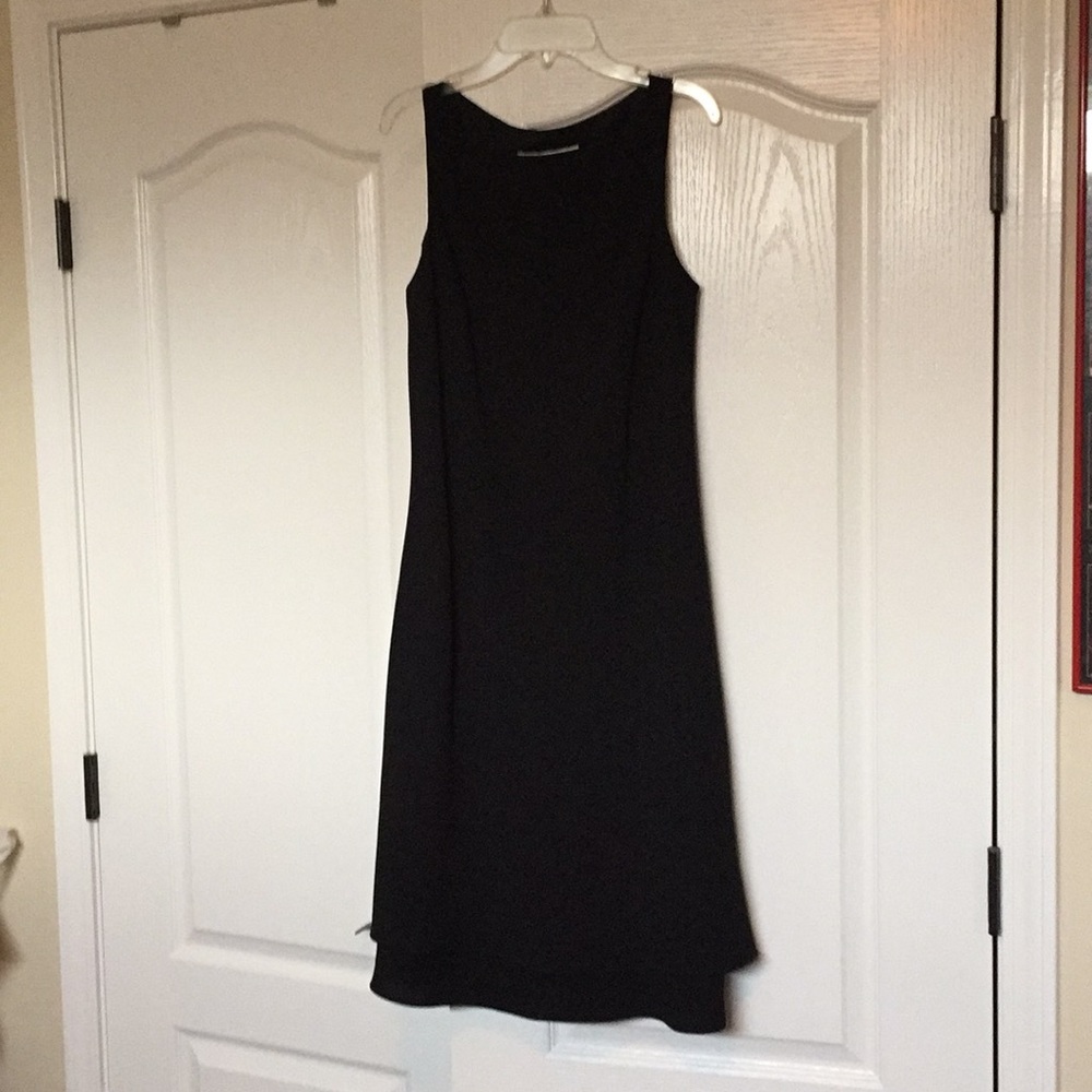 Black sleeveless dress